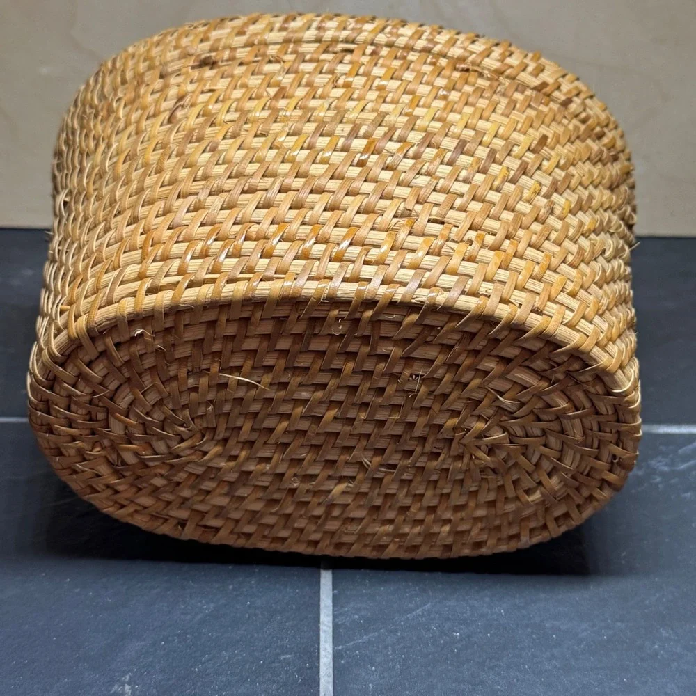 Vintage Hand Woven Rattan Wicker Basket w Lid & Dual Handles Oval Storage Spring